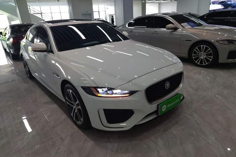 Used Jaguar XEL 2024 2.0T 250 PS R-DYNAMIC S Advanced Sport Edition Front Right 45 Deg