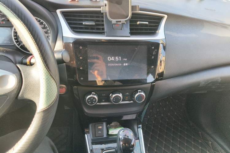 Used Nissan Sylphy 2019 1.6XV CVT Smart Connect Luxury Edition China VI Standard Audio And AC Panel