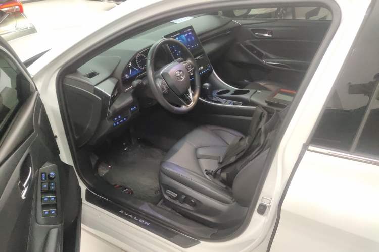Used Toyota Avalon 2023 2.0L XLE Deluxe Edition
