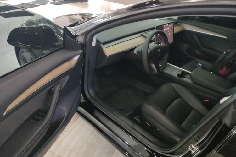 Used Tesla Model 3 2022 Rear-Wheel-Drive Version
