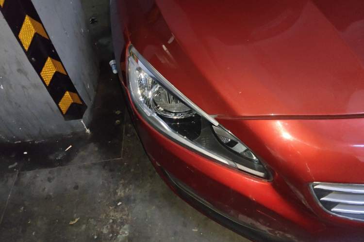 Used Volvo S60 2015 S60L 2.0T Smart Drive Edition Right Front Headlight