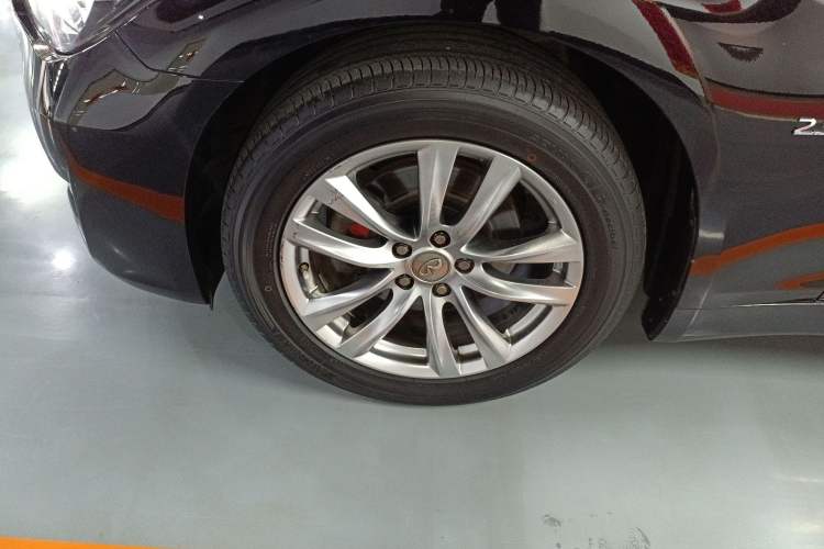 Used Infiniti Q70 2017 Q70L 2.5L Elite Edition Left Front Wheel Hub