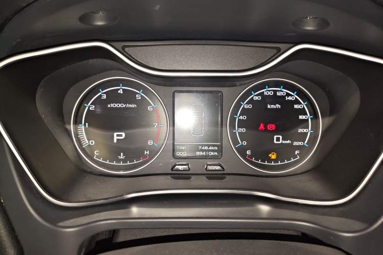 Used Geely Auto Vision X6 2016 1.3T CVT Flagship Model
