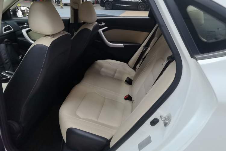 Used CHANGAN Alsvin V7 2015 1.6L Manual Enjoyment Model China V Standard