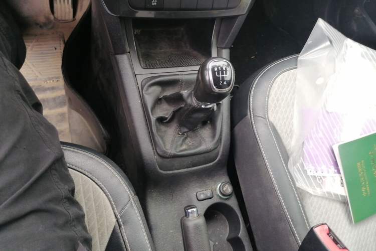 Used Skoda Yeti 2016 1.4TSI Manual Entry-Level Model Gear Lever