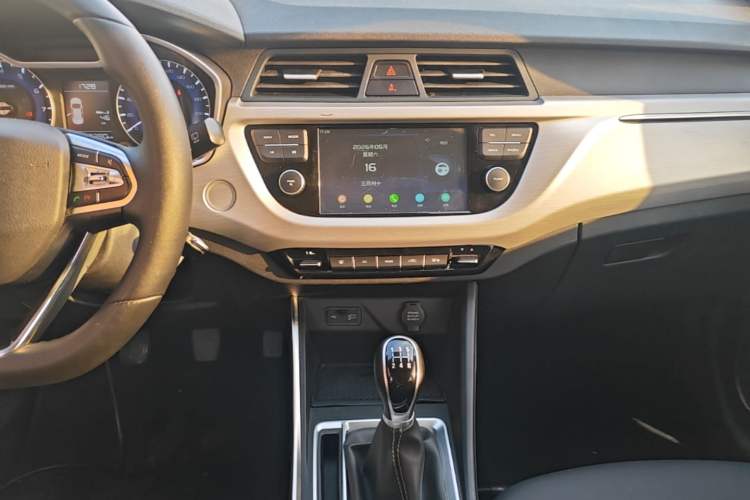 Used Geely Auto Vision X3 2019 Upgraded Model 1.5L Manual Elite Version

