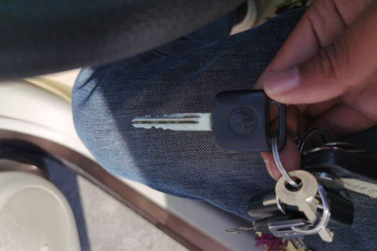 Used Venucia R30 2014 1.2L Manual Enjoyment Edition
