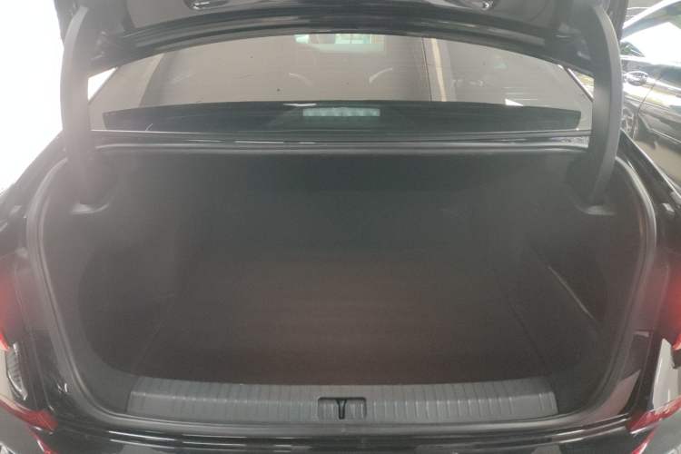 Used Volkswagen Passat 2025 Outstanding Model 380TSI Starry Dragon Glorious Edition
