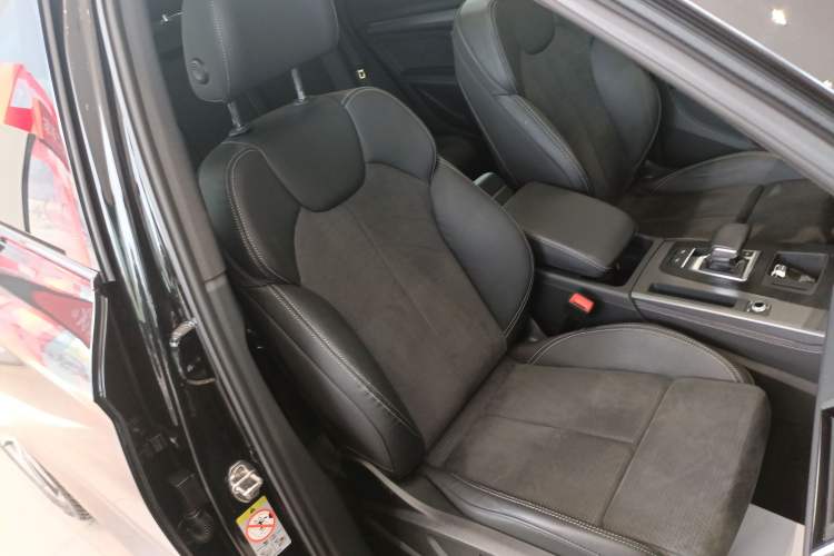 Used Audi Q5L Sportback 2022 Updated 40 TFSI Luxury Edition Right Front Seat