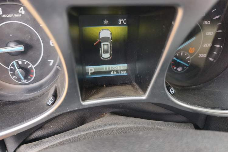 Used JMC Yusheng S330 2016 1.5L GTDi Automatic Two-Wheel Drive Fashion Edition Odometer Close Up