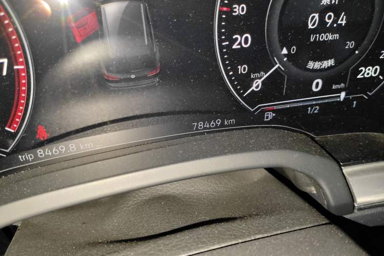 Used Volkswagen Touareg 2020 2.0 TSI RuiShang Edition China VI Standard Odometer Close Up