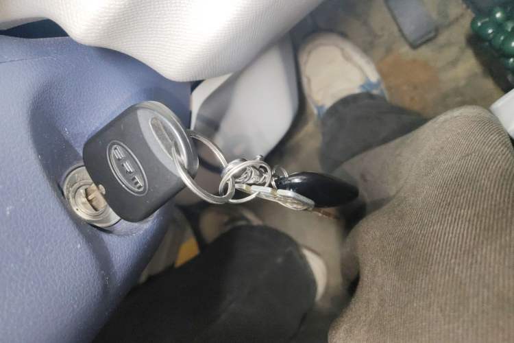 Used SRM New Energy E3L 2024 Standard 6-Seater Bus Interior 1