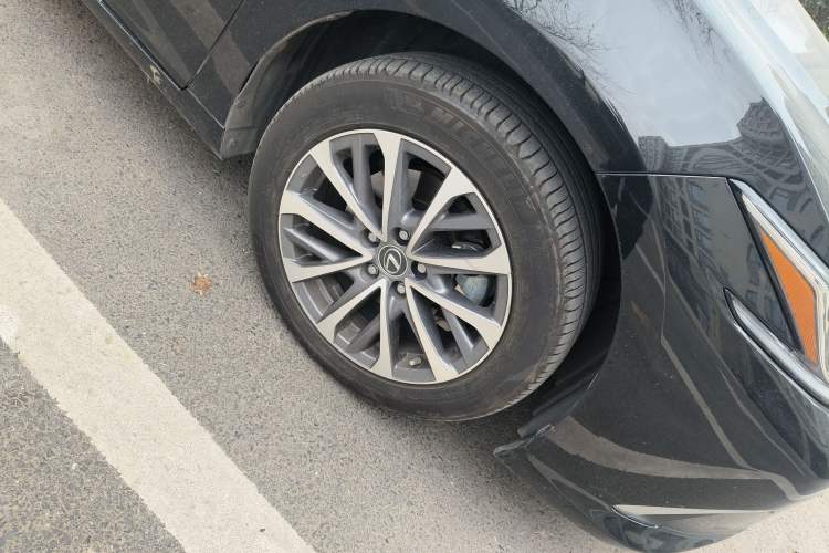 Used Lexus ES 2024 200 Premium Edition
