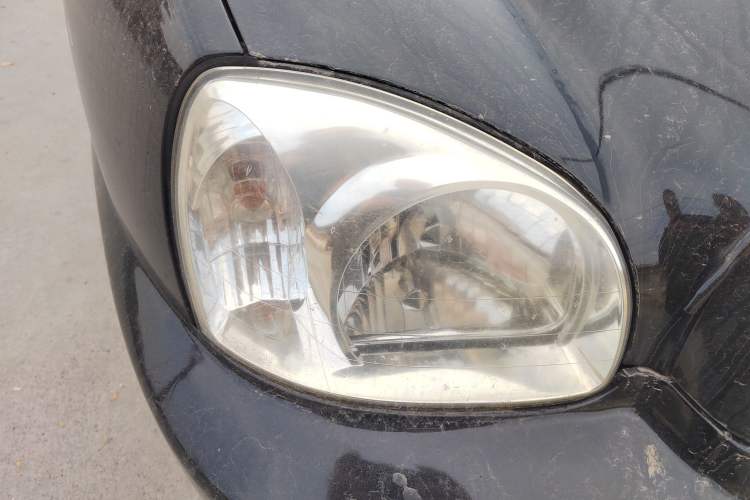 Used Huatai Santa Fe Classic 2012 2.0L Gasoline Manual Two-Wheel Drive with Sunroof
