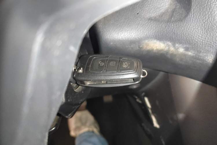 Used Ford Focus 2017 Hatchback 1.6L Automatic Comfort Plus SmartDrive Edition Interior 1