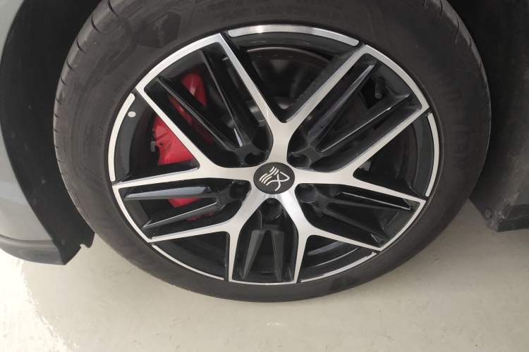 Used BYD Han L 2025 DM-p Four-Wheel-Drive LiDAR Flagship Model Left Front Wheel Hub