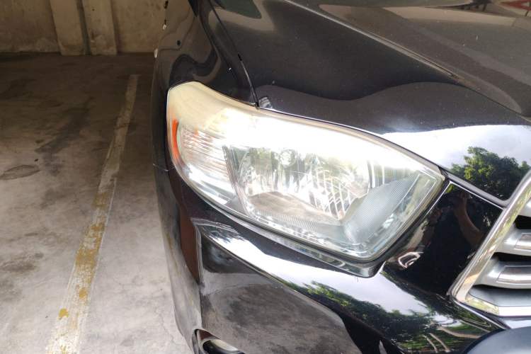 Used Toyota Highlander 2009 2.7L Two-Wheel Drive 7-Seater Luxury Edition Right Front Headlight