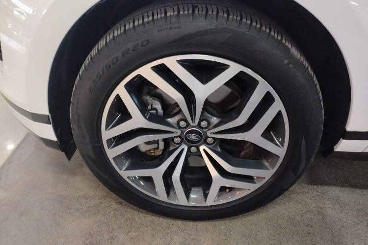 Used Land Rover Range Evoque New Energy 2023 Aurora L P300e Plug-in Hybrid Electric Version Left Front Wheel Hub