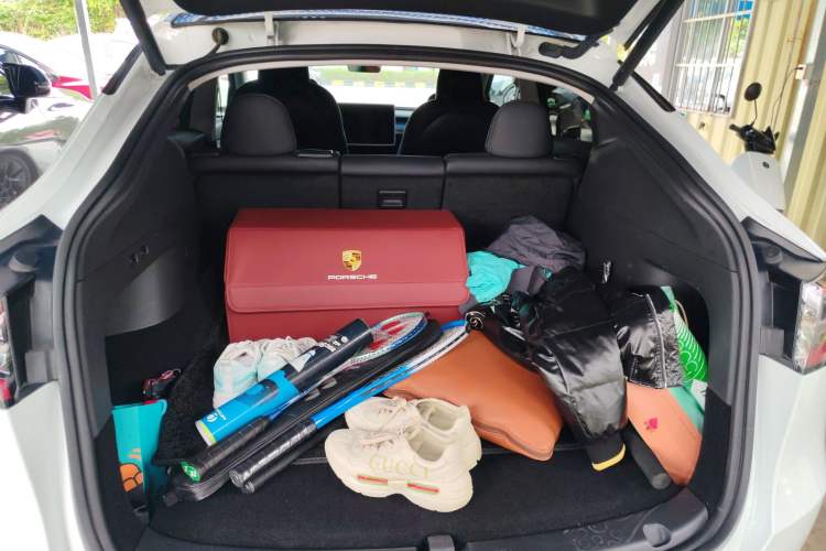 Used Tesla Model Y 2023 Rear-Wheel-Drive Version Trunk