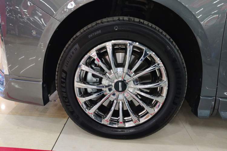 Used Wey Gaoshan 2025 Four-Wheel Drive Alpine 8 Left Front Wheel Hub