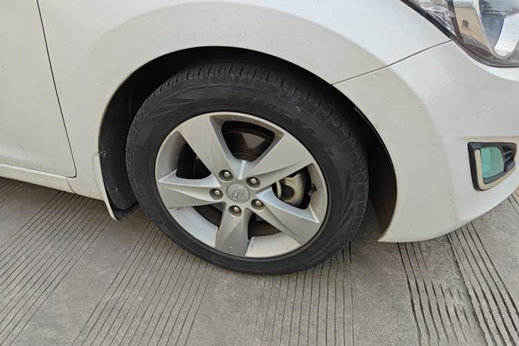 Used Hyundai Elantra (5th Generation / Langdong) 2012 1.6L Manual Fashion Edition Right Front Wheel Hub