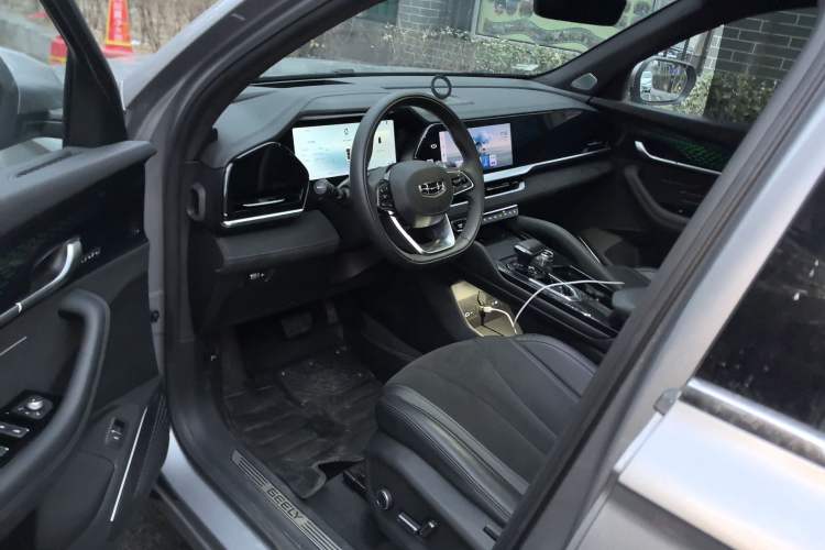 Used Geely Auto Monjaro L 2024 2.0TD High-Power Automatic Two-Wheel Drive Skyline Edition
