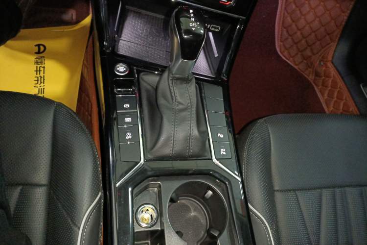 Used Volkswagen Passat 2023 Facelift 330TSI Luxury Edition