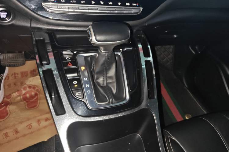 Used GAC Trumpchi M6 2021 270T DCT Luxury Edition (7-seater) Gear Lever