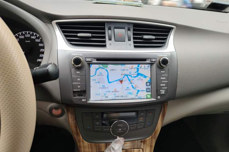 Used Nissan Sylphy 2014 1.6XV CVT Deluxe Edition Audio And AC Panel