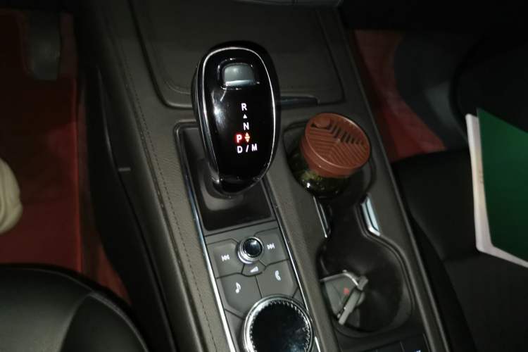 Used Cadillac XT4 2022 28T Two-Wheel Drive Fashion Edition Gear Lever