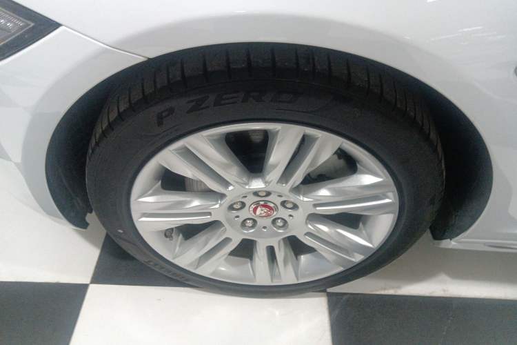 Used Jaguar XFL 2020 XFL 2.0T P200 Two-Wheel-Drive Elite Edition Left Front Wheel Hub