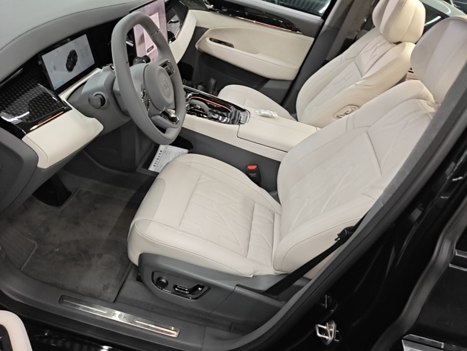 Zeekr 009 2024 7-Seater Aisle Version 108 kWh — снимка 19