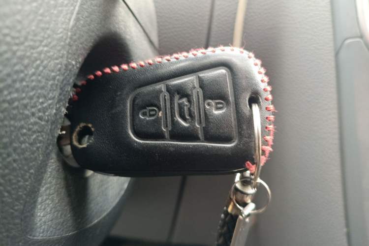 Used SAIC MAXUS Xintu V80 2021 2.0T Manual Classic Aoyuntong Long Wheelbase Mid-Roof 6/7/8/9-Seater