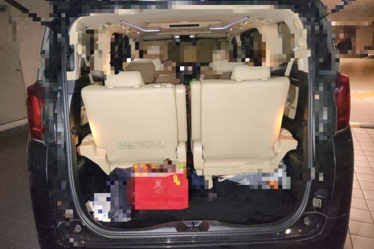 Used Toyota Alphard 2015 3.5L Prestige Edition Trunk