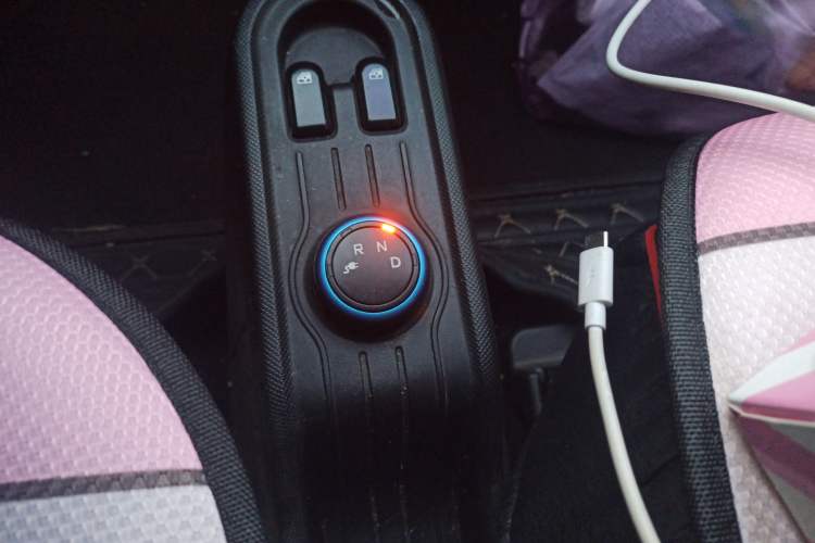 Used Wuling Hongguang MINIEV 2022 Easy Version Lithium Iron Phosphate Gear Lever