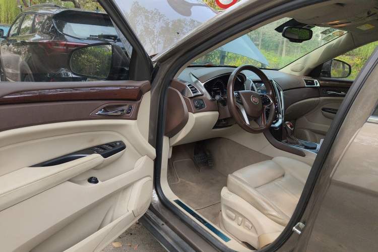 Used Cadillac SRX 2014 3.0L Leading Model
