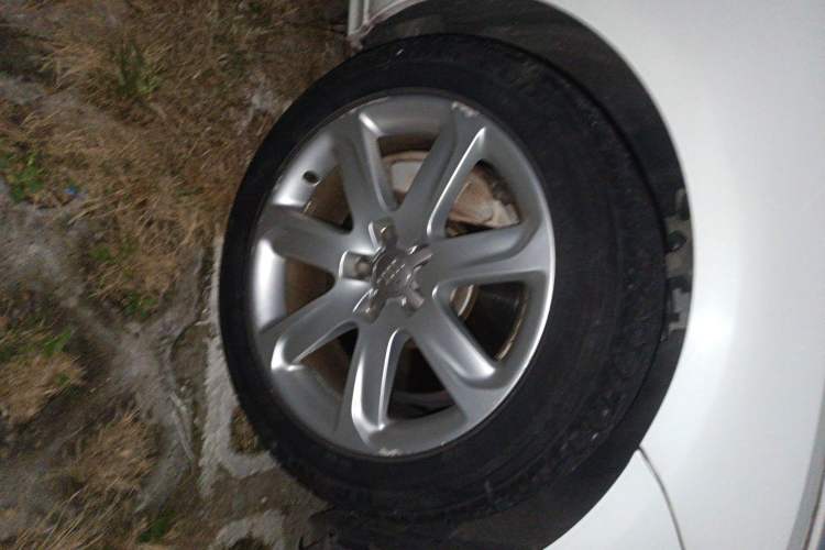 Used Audi A7 2012 3.0TFSI quattro Comfort Edition Right Front Wheel Hub