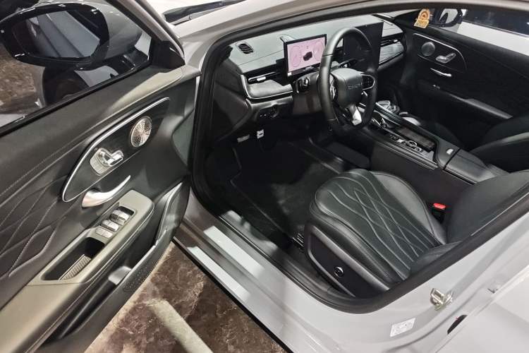 Used Chery Arrizo 8 PRO 2025 Model Pro 2.0T Luxury Version
