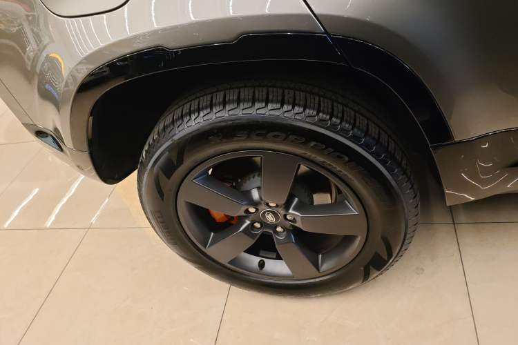 Used Land Rover Defender 2024 110 3.0T P400 X-DYNAMIC HSE Right Rear Wheel Hub