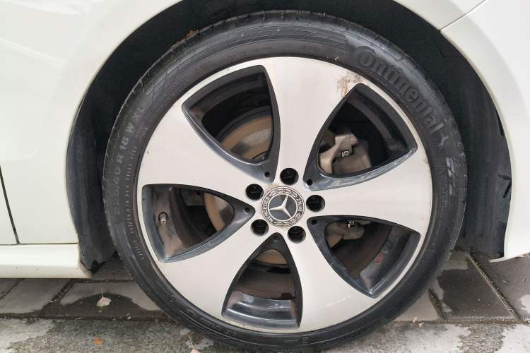 Used Mercedes-Benz A-Class 2018 A 200 Fashion Model Right Front Wheel Hub