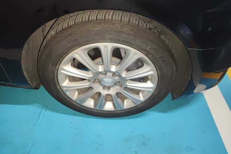 Used Cadillac XTS 2016 28T Tech Edition Right Front Wheel Hub