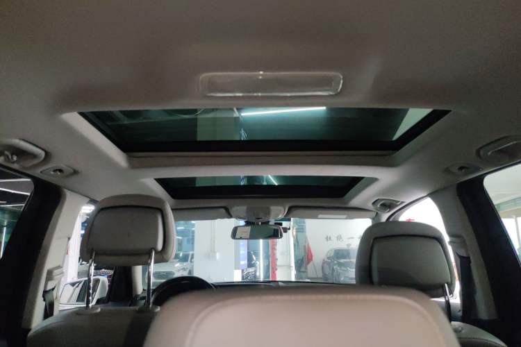 Used Mercedes-Benz GLK-Class 2013 GLK 300 4MATIC Dynamic Sunroof Model