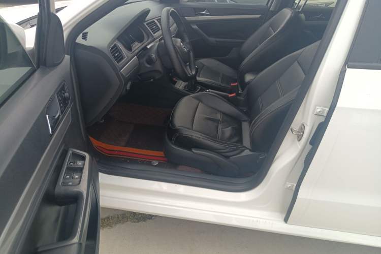 Used Volkswagen Lavida 2017 1.6L Manual Fashion Edition Driver Seat