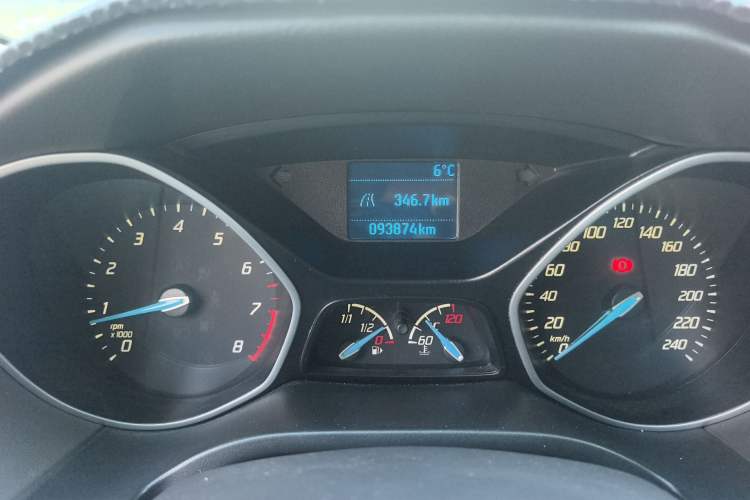 Used Ford Focus 2012 Sedan 1.6L Manual Comfort Model
