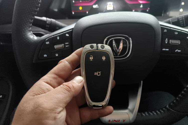 Used Changan UNI-T 2020 1.5T Prestige Version