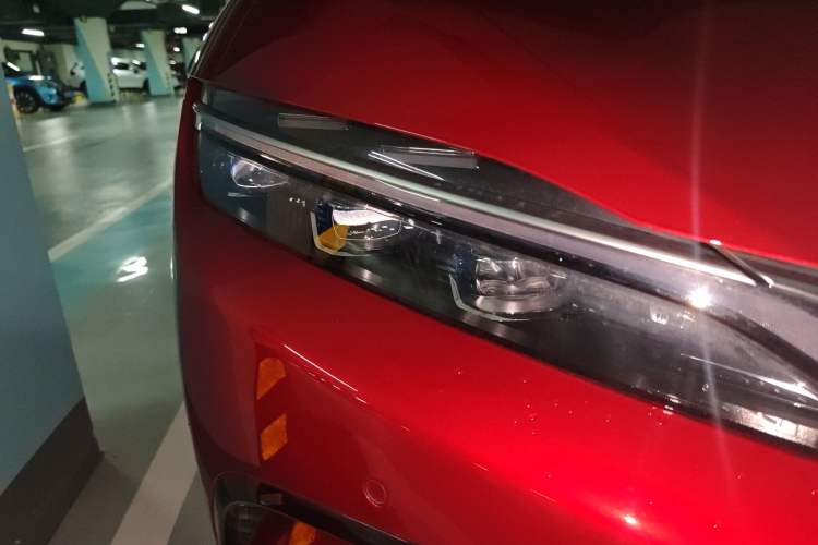 Used BYD Han 2022 EV Genesis Edition 715 km Front-Wheel-Drive Flagship Model Right Front Headlight