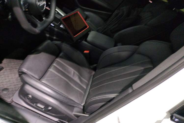 Used Audi A4L 2023 40 TFSI Luxury Dynamic Model
