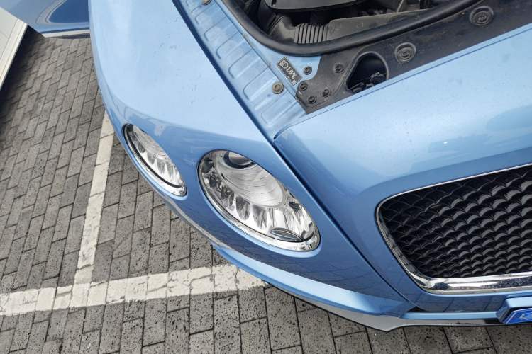 Used Bentley Continental 2014 4.0T GT V8 S Standard Edition Right Front Headlight