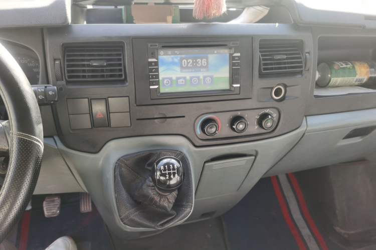 Used Ford Transit Custom 2009 2.4T Diesel Standard Version Short Wheelbase Mid-Roof China Stage III