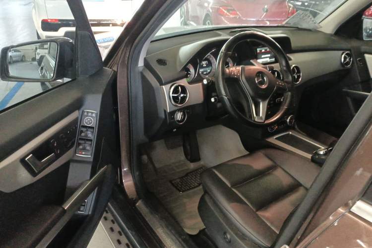 Used Mercedes-Benz GLK-Class 2013 GLK 300 4MATIC Dynamic Sunroof Model Driver Seat